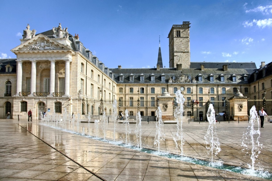 Dijon (Francia) CRUCEROS FLUVIALES POR CANALES FINESSE EUROPEAN WATERWAYS CRUCEROS FRANCIA CRUCEROS BORGOÑA BOURGOGNE CRUISES SOUTHERN BURGUNDY CRUISES CANAL DE LA BORGOÑA CRUCEROS CRUCEROS DE LUJO CHARTER CRUCEROS CHARTER BARCAZAS PENICHE CRUISES CROISIERE BORGOGNE #Finesse #EuropeanWaterways #CruiseBarge #BargeCruises #HotelBarge #Barcazas #Crucerosdelujo #CrucerosFrancia #CrucerosCanales #FinesseCroisieres #FinesseCruises #CrucerosPrivados #AlquilerBarcos #Charter #Crucerosenfamilia #CrucerosenGrupo #CrucerosEuropa #EuropeanCruises #Dijon